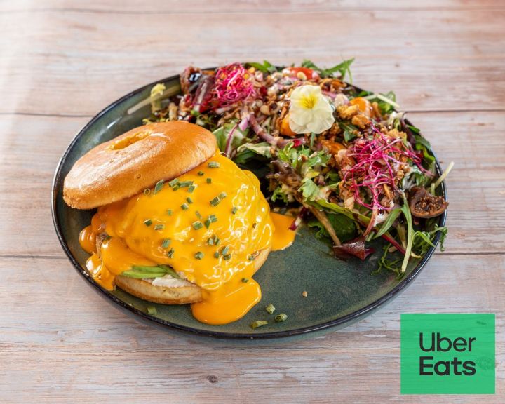 Le Salmon : bagel brioché au saumon fumé